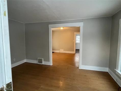 384 W Bartges Street Akron OH 44307