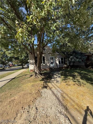 4952 E 110th Street Garfield Heights OH 44125