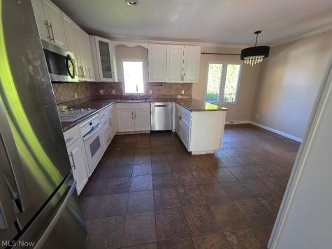 22133 S Woodland Shaker Heights OH 44122