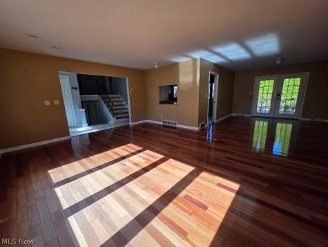 22133 S Woodland Shaker Heights OH 44122