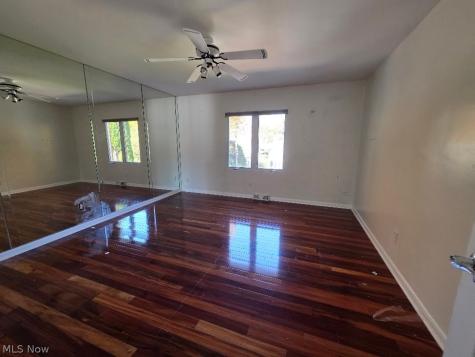 22133 S Woodland Shaker Heights OH 44122