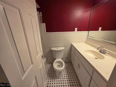 22133 S Woodland Shaker Heights OH 44122