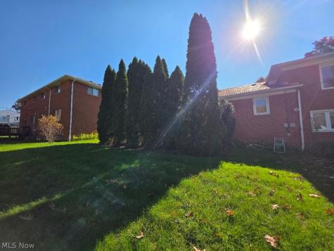 22133 S Woodland Shaker Heights OH 44122