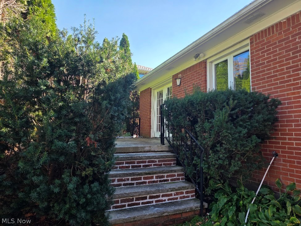 22133 S Woodland Shaker Heights OH 44122
