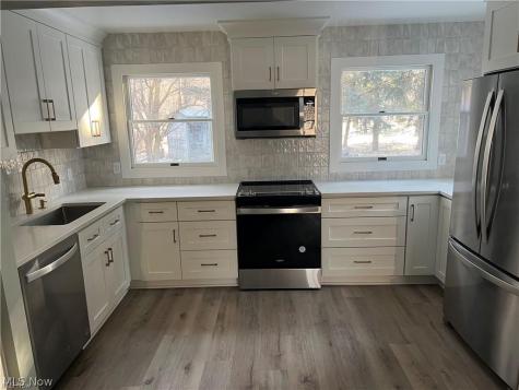 145 Beck Road Avon Lake OH 44012