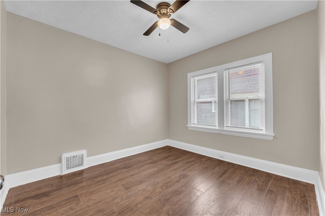 11913 Buckingham Avenue Cleveland OH 44120