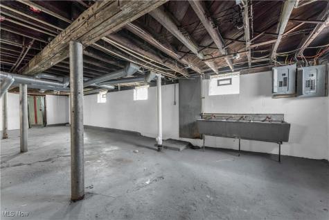 11913 Buckingham Avenue Cleveland OH 44120