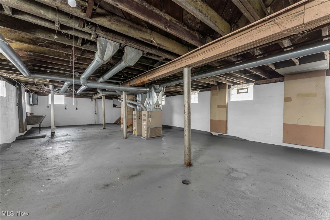 11913 Buckingham Avenue Cleveland OH 44120