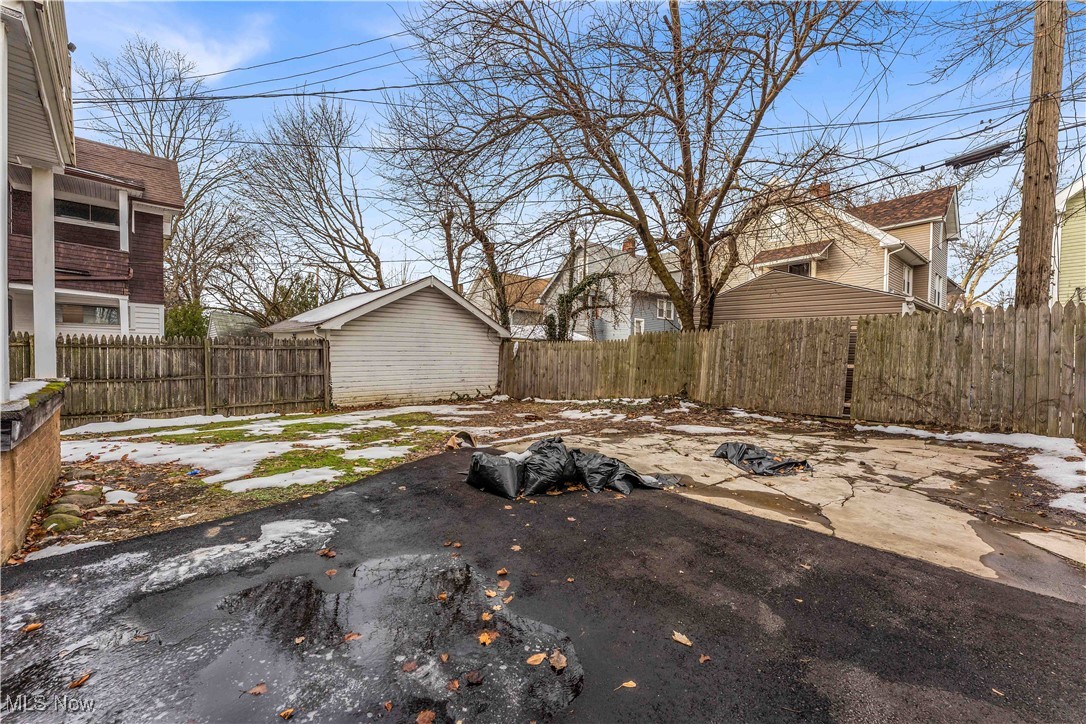 11913 Buckingham Avenue Cleveland OH 44120