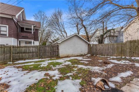 11913 Buckingham Avenue Cleveland OH 44120