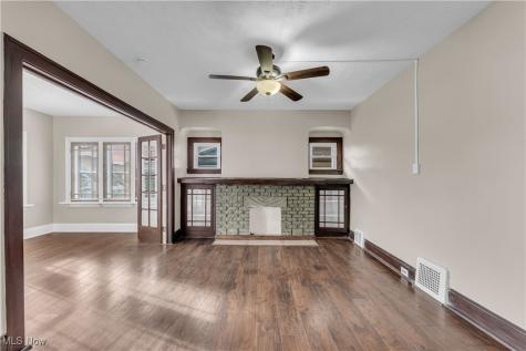 11913 Buckingham Avenue Cleveland OH 44120