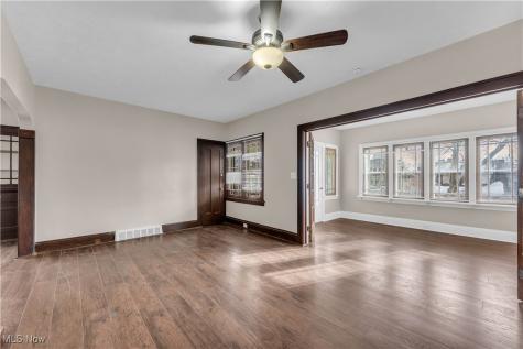 11913 Buckingham Avenue Cleveland OH 44120