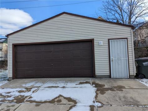 4945 E 86th Street Garfield Heights OH 44125
