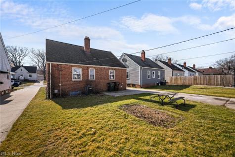 2438 Brookdale Avenue Parma OH 44134