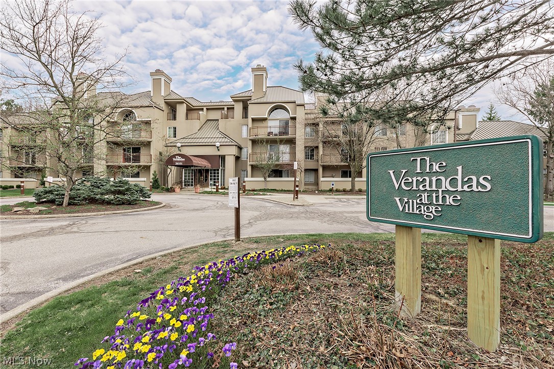 26101 Village Lane Beachwood OH 44122