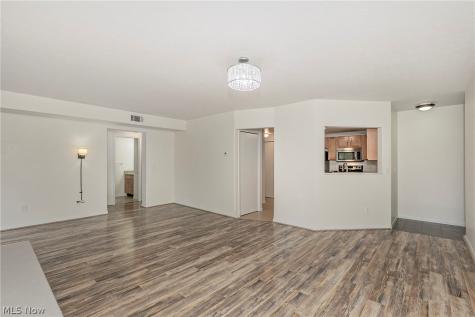 26101 Village Lane Beachwood OH 44122
