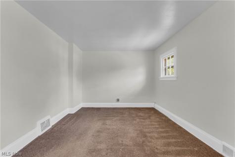 954 E 239th Street Euclid OH 44123