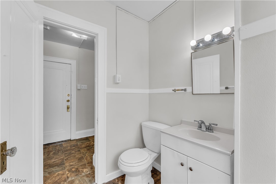 954 E 239th Street Euclid OH 44123