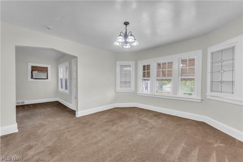 954 E 239th Street Euclid OH 44123