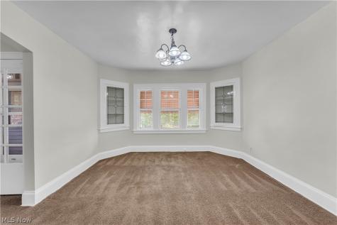 954 E 239th Street Euclid OH 44123