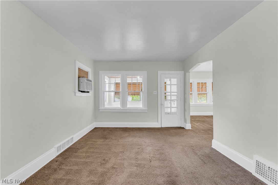 954 E 239th Street Euclid OH 44123