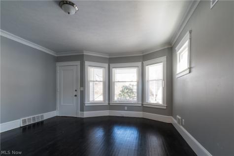 2970 Edgehill Road Cleveland Heights OH 44118