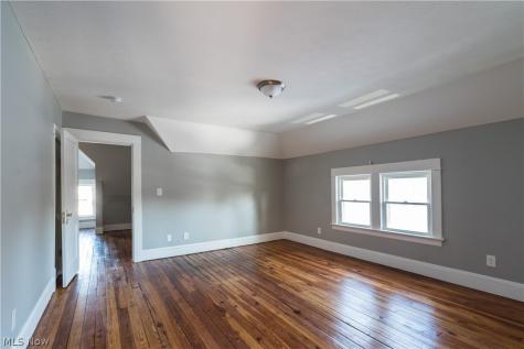2970 Edgehill Road Cleveland Heights OH 44118