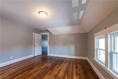 2970 Edgehill Road Cleveland Heights OH 44118