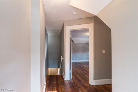 2970 Edgehill Road Cleveland Heights OH 44118