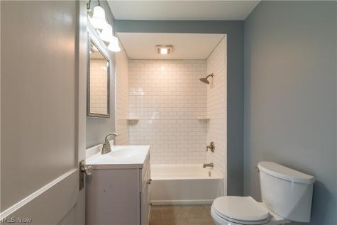 2970 Edgehill Road Cleveland Heights OH 44118