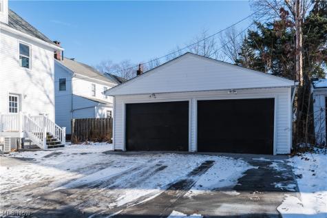 2970 Edgehill Road Cleveland Heights OH 44118