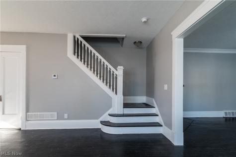 2970 Edgehill Road Cleveland Heights OH 44118