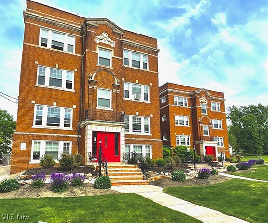 1425 Waterbury Road Lakewood OH 44107