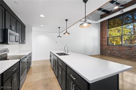 2341 Scranton Avenue Cleveland OH 44113