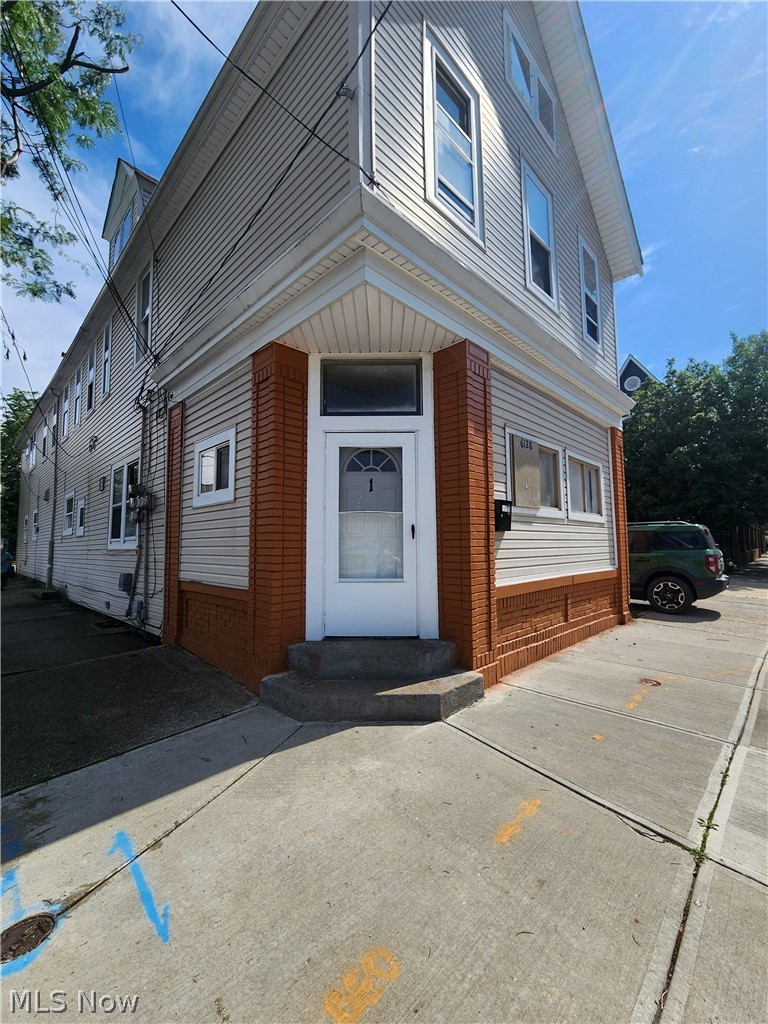 6128 Lausche Avenue Cleveland OH 44103