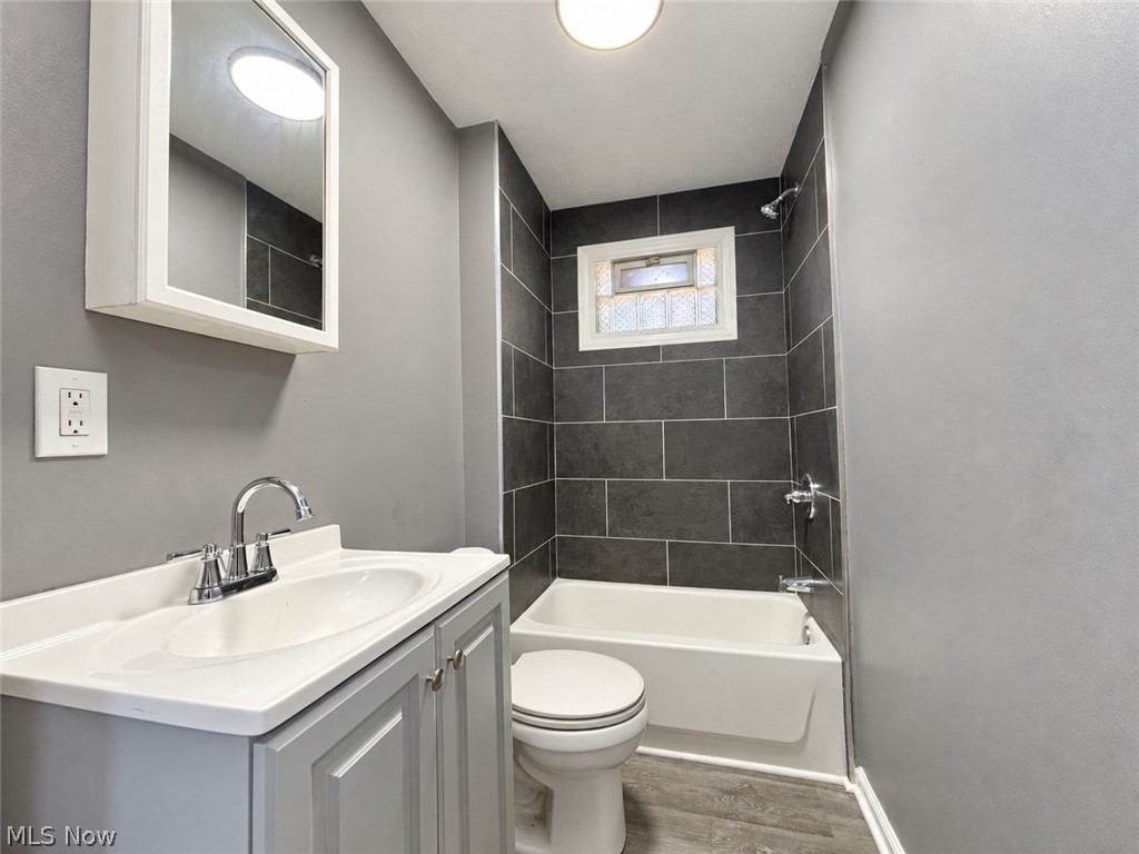 2408 Castle Avenue Cleveland OH 44113