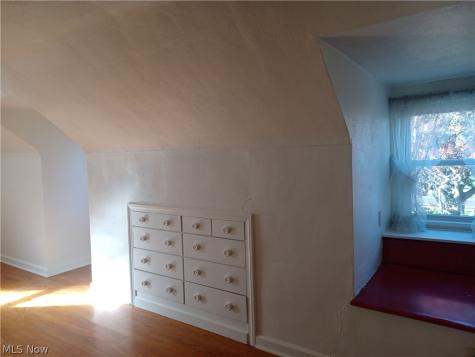 937 Mathews Youngstown OH 44512