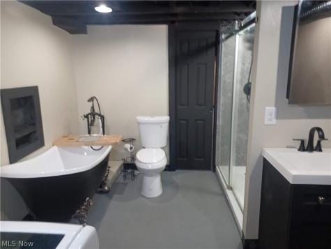 937 Mathews Youngstown OH 44512