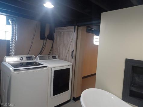 937 Mathews Youngstown OH 44512
