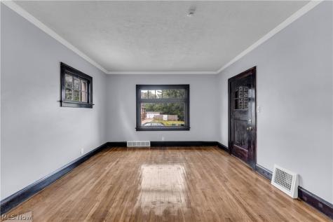 5246 Joseph Street Maple Heights OH 44137