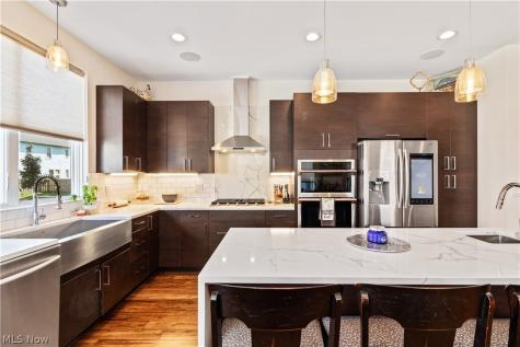 706 University Court Cleveland OH 44113