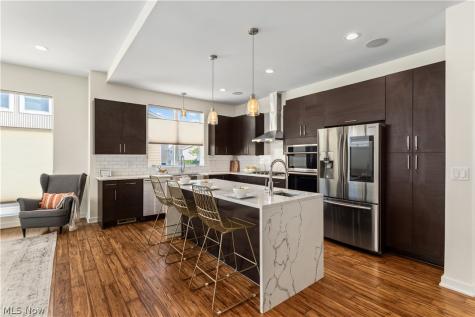 706 University Court Cleveland OH 44113