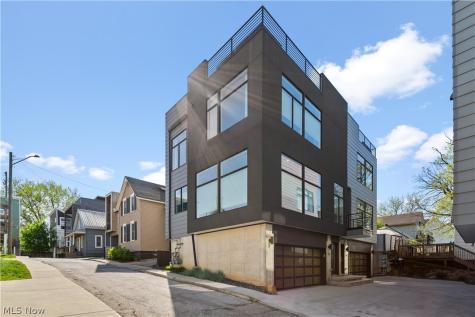 706 University Court Cleveland OH 44113
