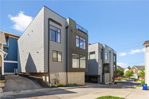 706 University Court Cleveland OH 44113