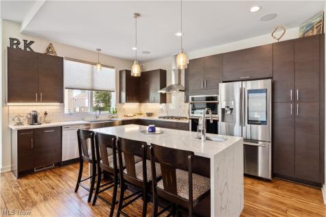 706 University Court Cleveland OH 44113