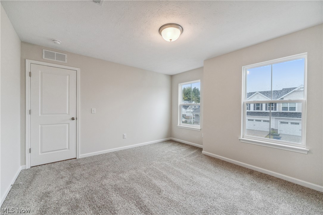 1209 Elowen Way Green OH 44685