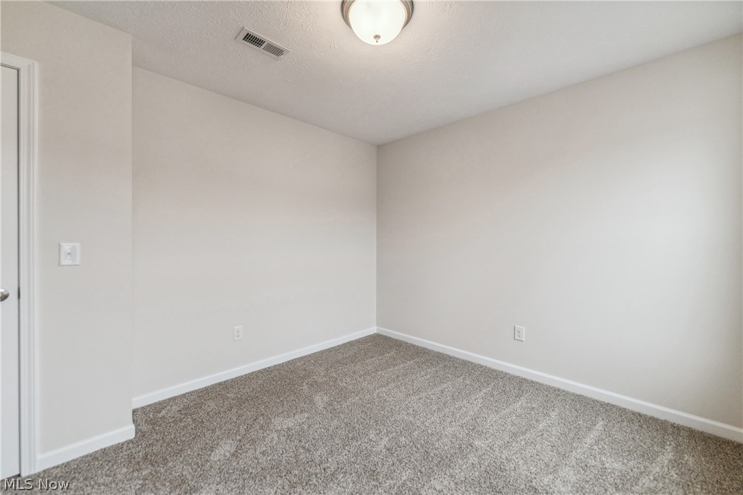 1209 Elowen Way Green OH 44685