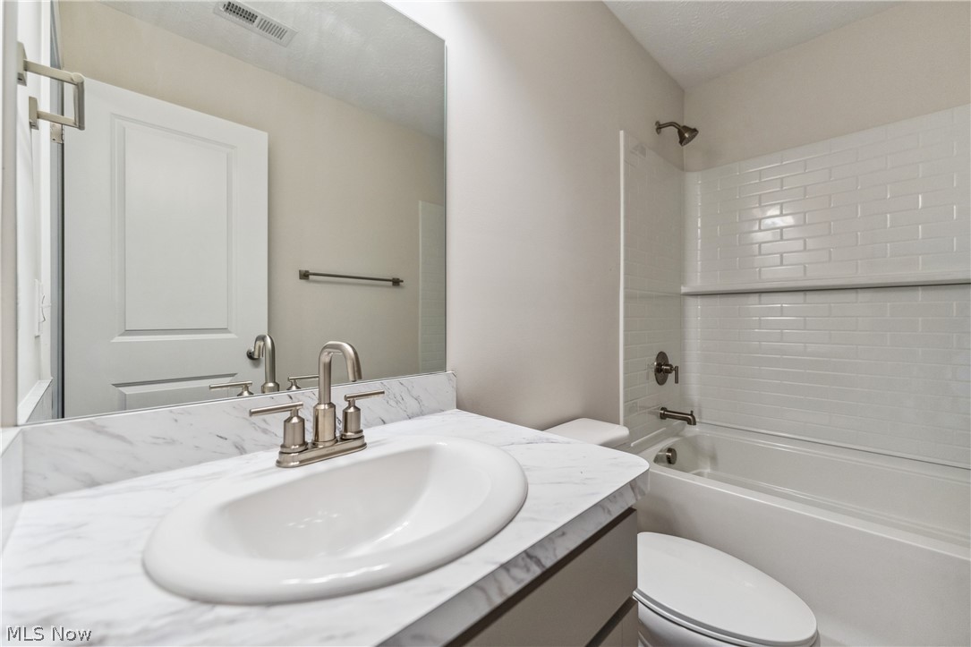 1209 Elowen Way Green OH 44685