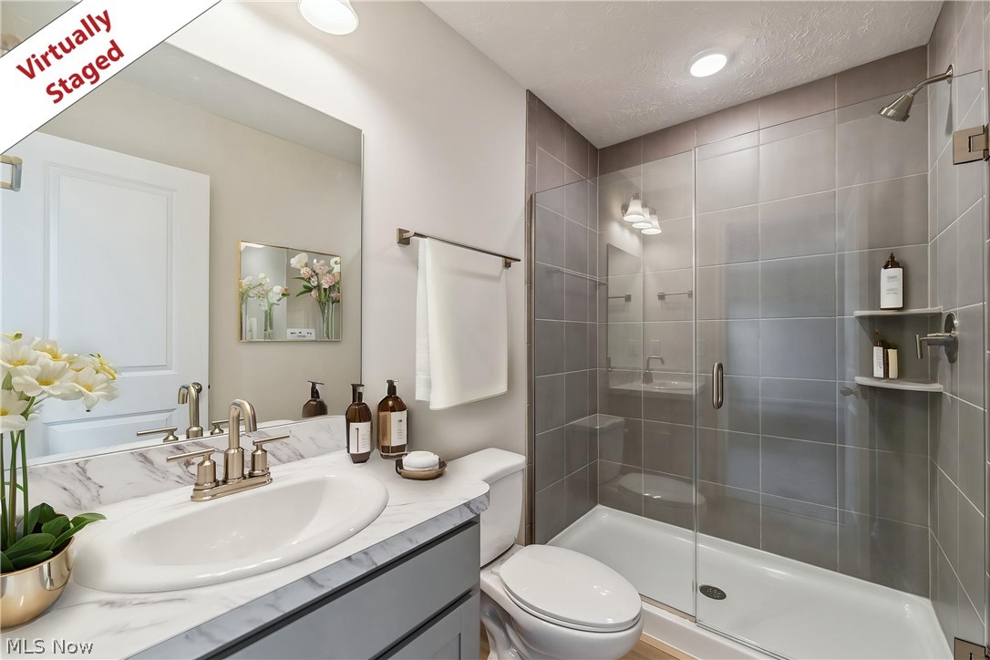 1209 Elowen Way Green OH 44685