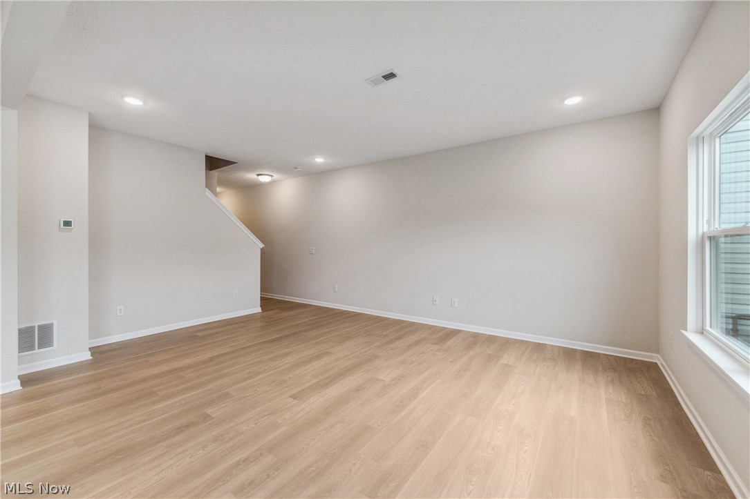 1209 Elowen Way Green OH 44685